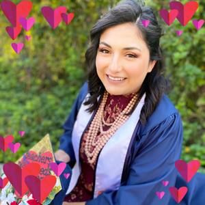 Meet your Posher, Larissa